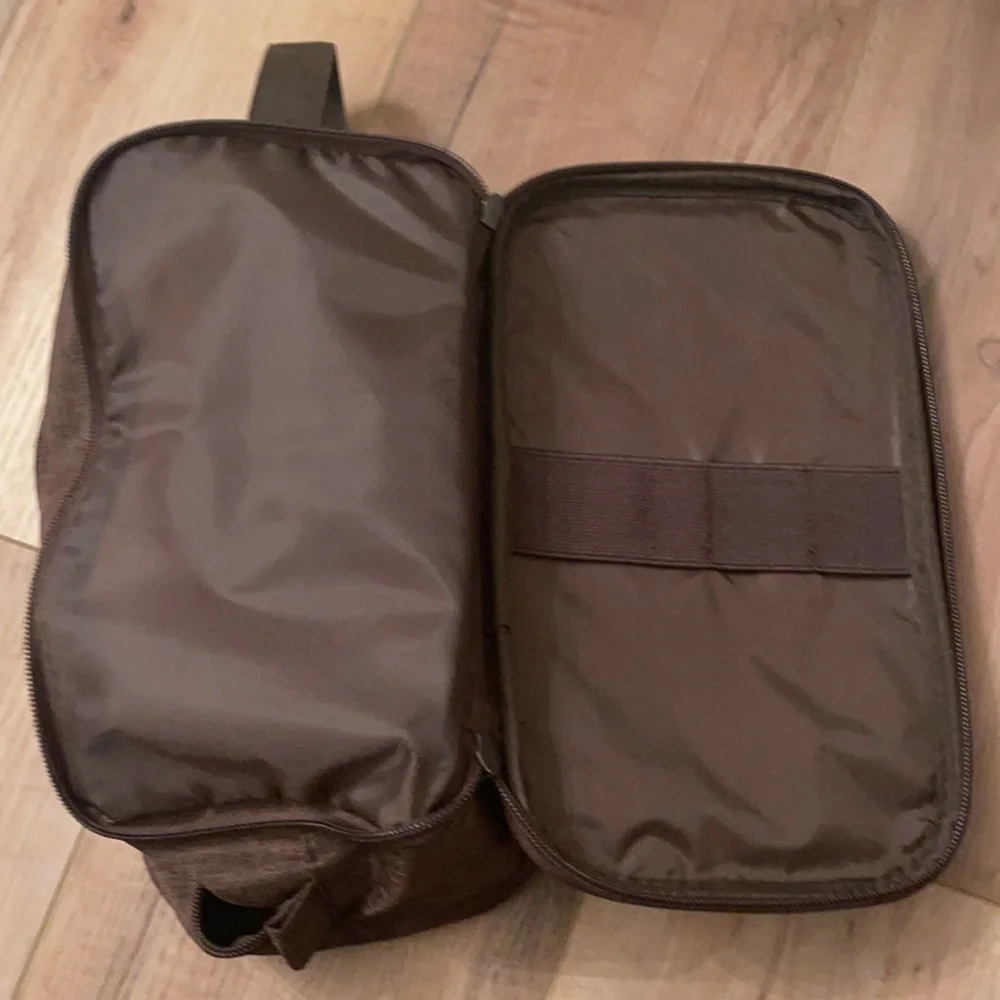 EUC Every Man Jack toiletry plaid bag​​​​​​​​​​​​​​